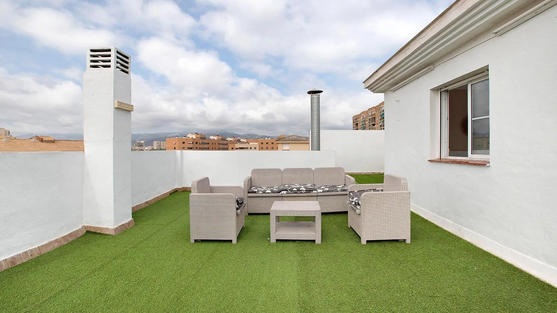 Atico Duplex En Malaga Apartment 0*,
